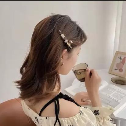 Gracious Pearl Gold Plated Hairclip Jewellery for Women Hairclip